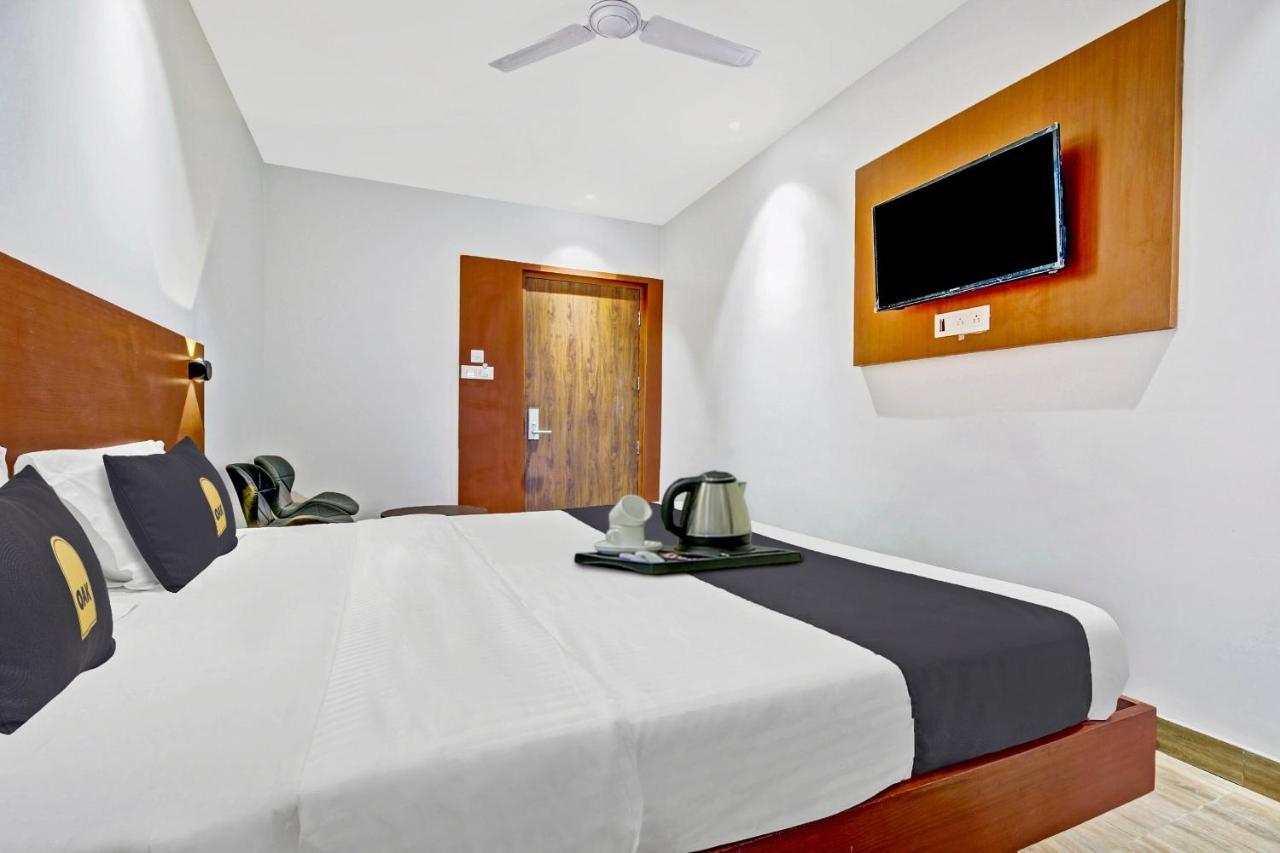 Townhouse Oak Hi-City Hotel Guwahati Eksteriør billede